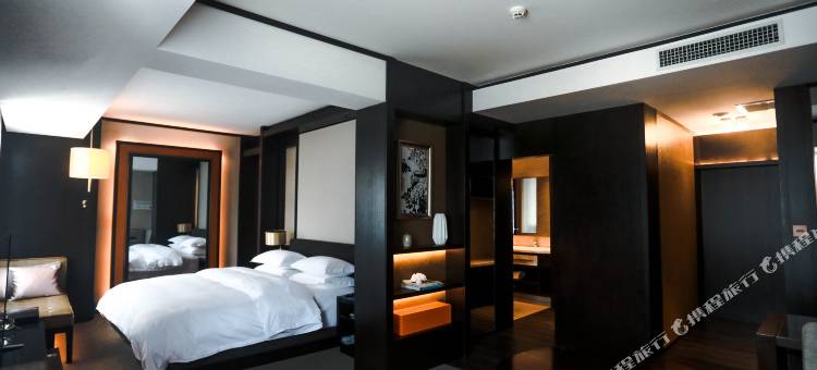 方正龙跃尊享酒店图片