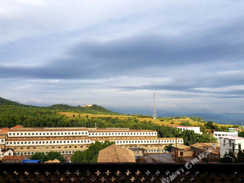 大寨红色经典农家窑洞客栈(大寨景区店)