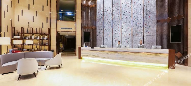 哈尔滨冰雪大世界龙川路地铁站亚朵酒店图片