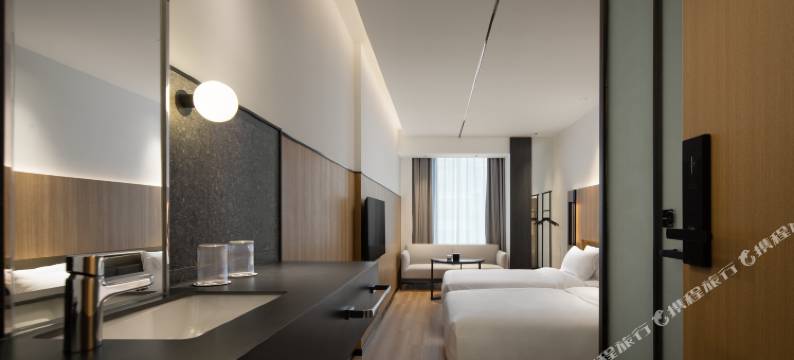 SFEEL设计师酒店(成都一品天下茶店子地铁站店)图片