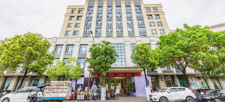 首嘉苌弘大酒店(资阳北站苌弘广场地铁站店)图片