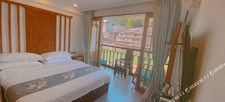 凤凰我行其野长志江景客栈图片