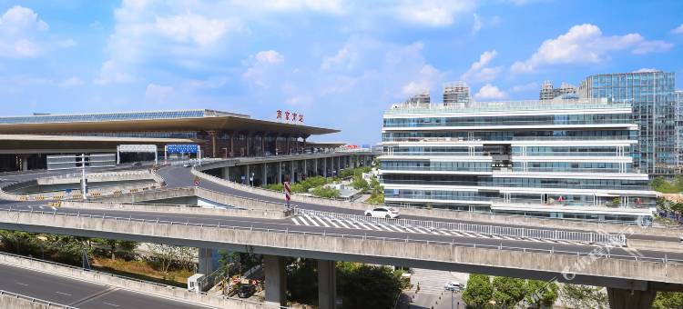 野晚·影院体验公寓(南京南站南广场店)图片