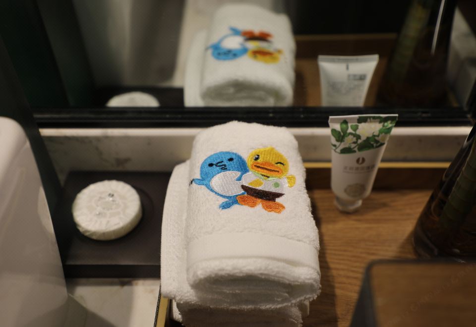 ZHENGZHOU ZENSUN JIANGUO HOTELHotel Overview