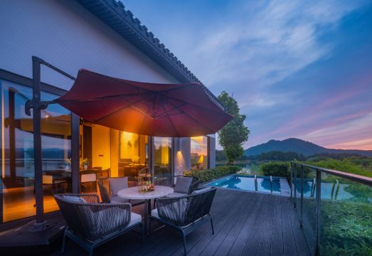 AHN LAN QIANDAOHUHotel Overview