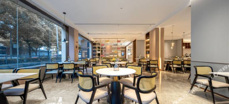 上海莘庄商务区亚朵酒店图片