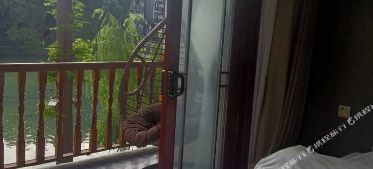 凤凰缘江景宾馆图片