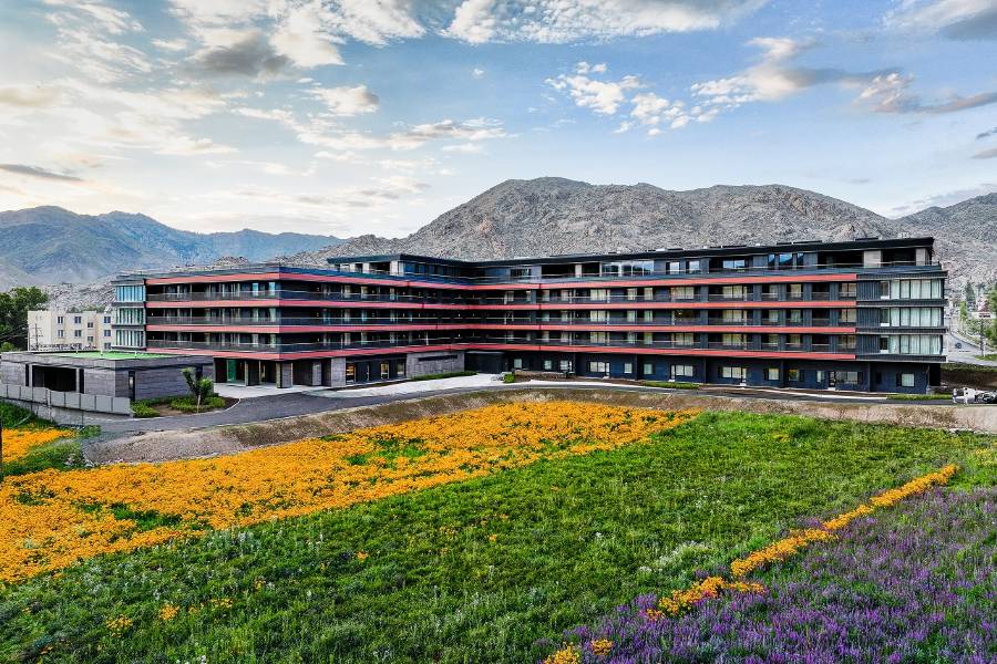 可可托海六排房公寓式酒店