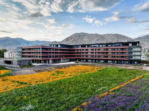 可可托海六排房公寓式酒店