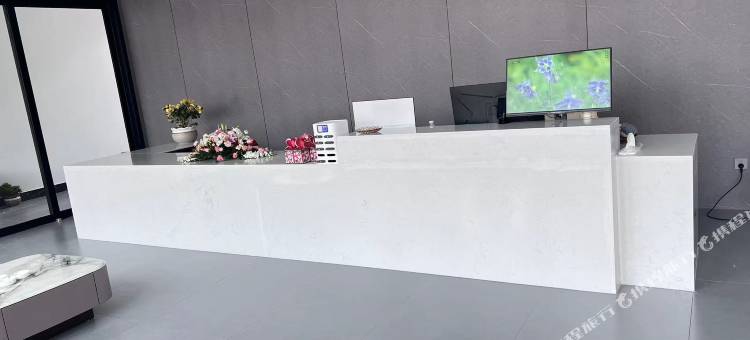 陆良悦漫花园酒店(图腾商业中心店)图片