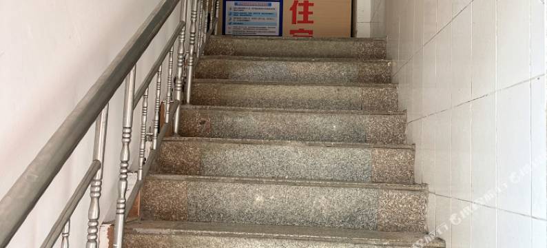 湛江银辉旅社(渔人码头店)图片