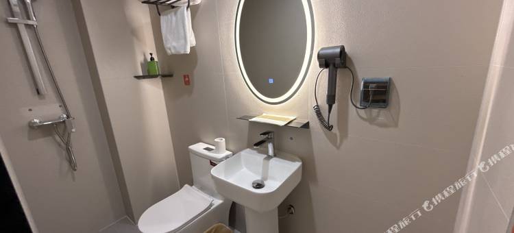 布丁严选酒店(上海华东师范大学金沙江地铁站店)图片