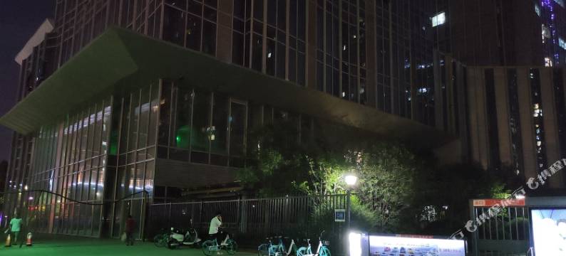77概念主题酒店(郑州大学地铁站店)图片