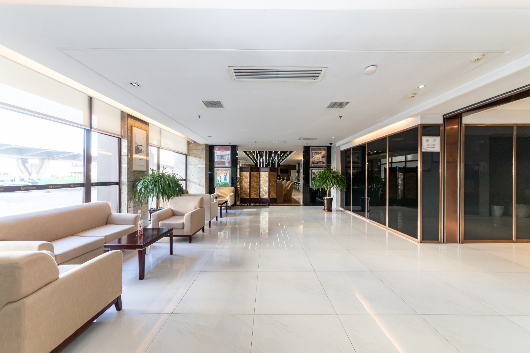 Juchuan Lily Hotel Over view