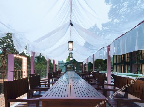 山中来信阳明湖畔民宿上犹店