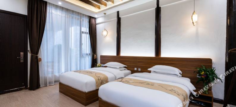 腾冲凭栏客栈图片