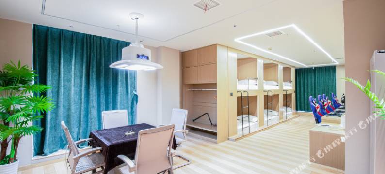 星野电竞酒店(西南大学状元碑地铁站店)图片