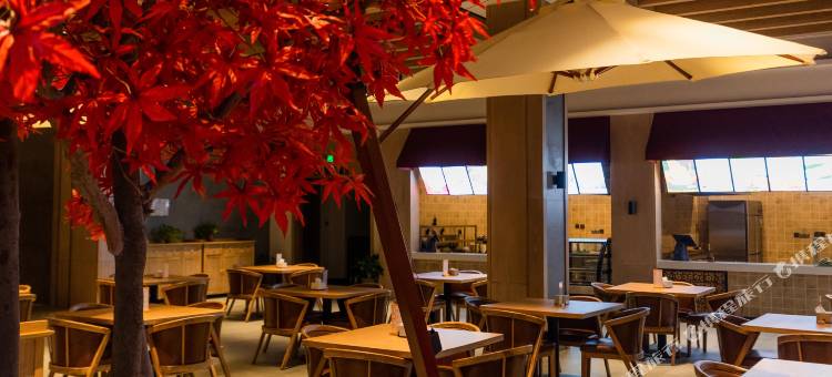 鹿鸣温泉酒店(万峰通化滑雪度假区店)图片