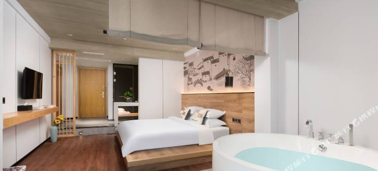 东篱江畔酒店(重庆解放碑洪崖洞店)图片