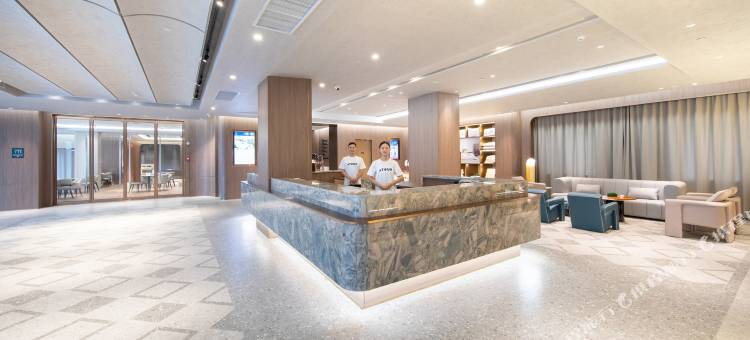 青岛崂山区石老人海水浴场亚朵酒店图片