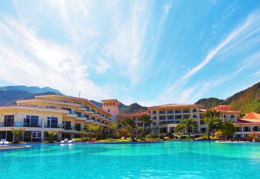 云曼瑞锦度假大酒店外景图