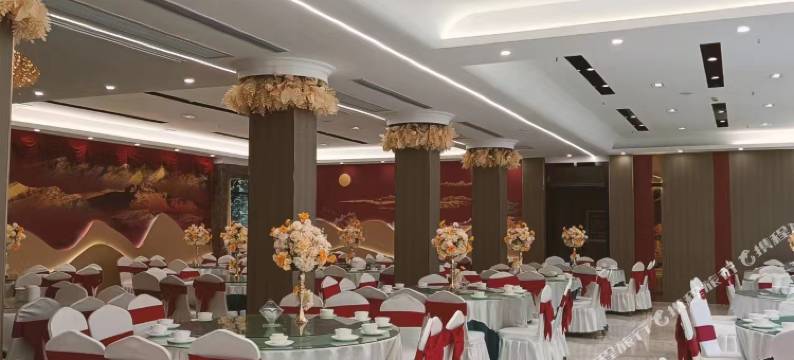 保康品薇国际假日酒店图片