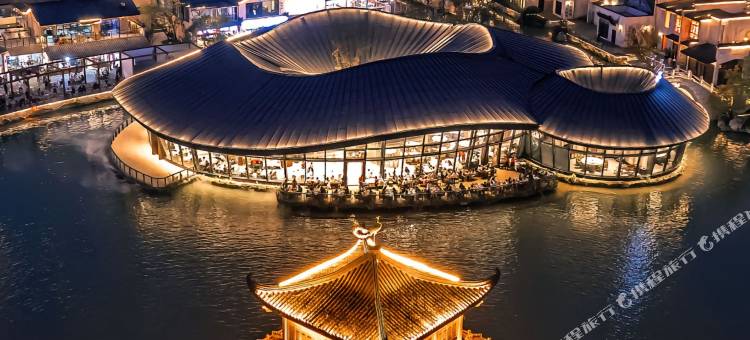 徽澜阁·轻居美宿(婺源弦高西湖凼文旅街区高铁站店)图片