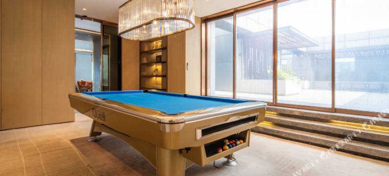 上海方隅酒店(虹桥火车站中骏广场店)图片