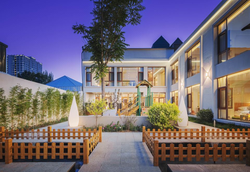 肆享·观澜Light Luxury度假美宿（伊宁六星街店）外景图