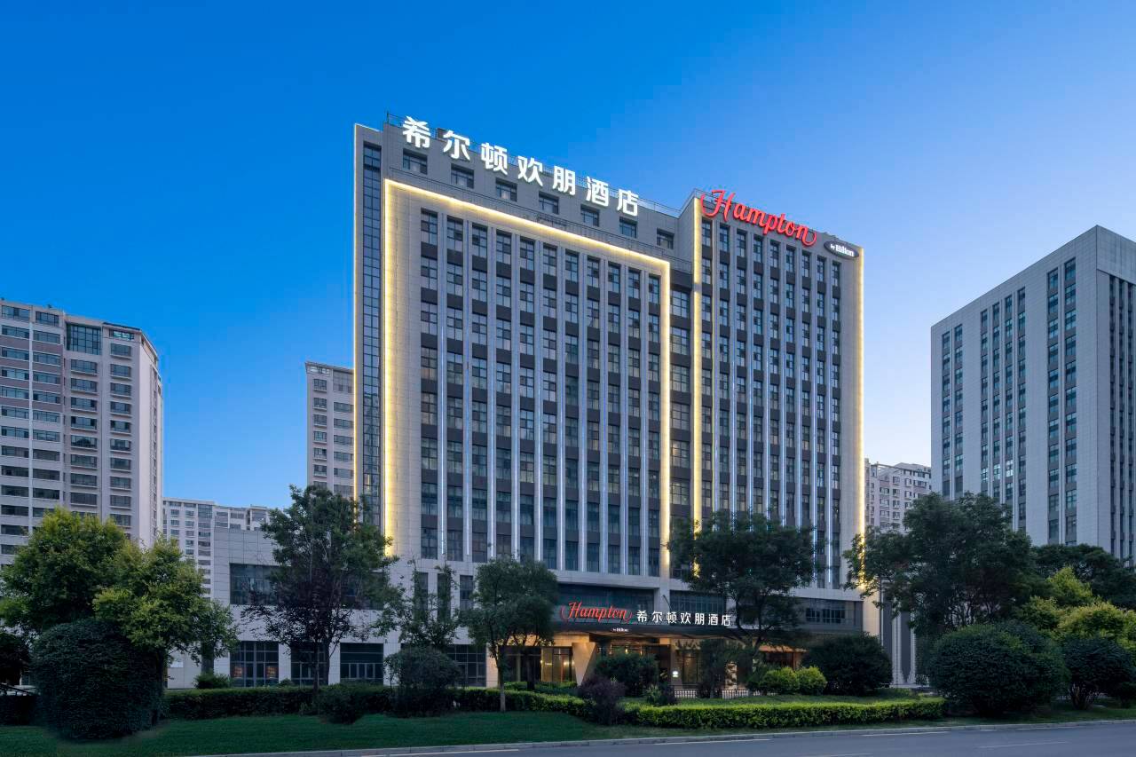 西宁海湖体育中心希尔顿欢朋酒店