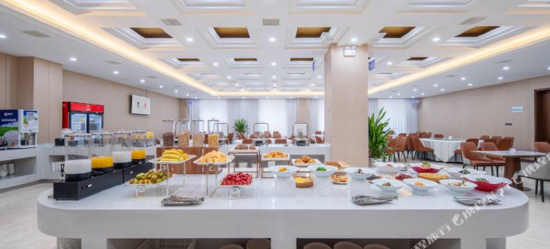 季枫国际酒店(信阳火车站万达广场店)图片