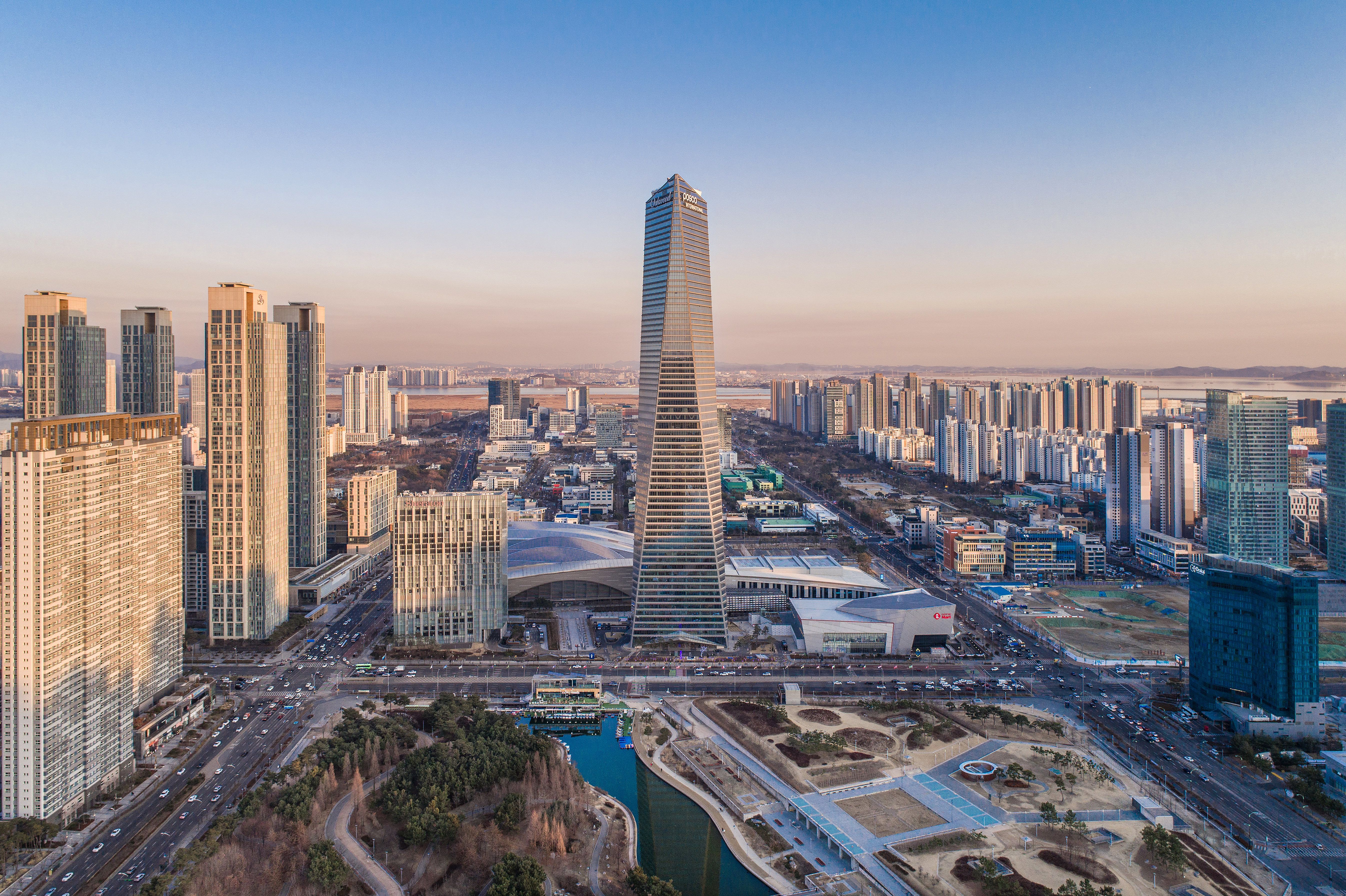 Oakwood Premier IncheonOver view