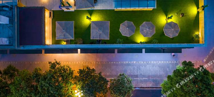 雅安隐庐民宿(万达广场店)图片