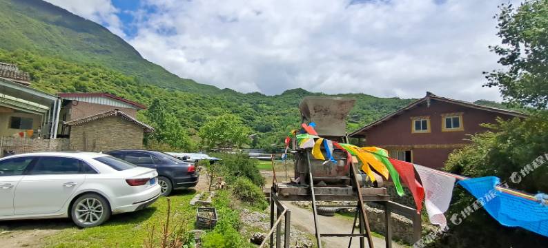 达瓦更扎浩玥云舍民宿图片