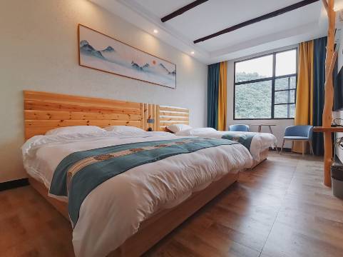 陌野民宿(神农架木鱼旅游集散中心店)