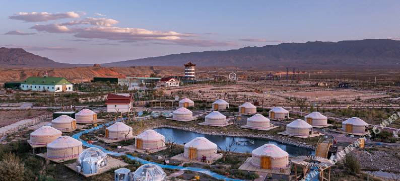 平山湖草原星空度假营地图片