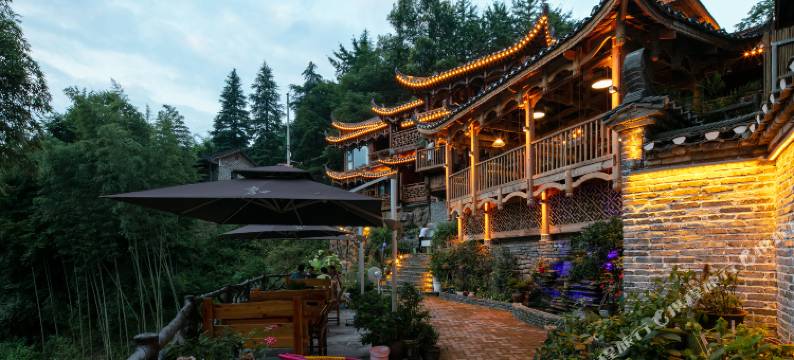 土司宣府(芙蓉镇大瀑布店)图片