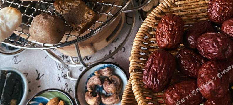 龙泉苏幕遮江景民宿(三江口店)图片