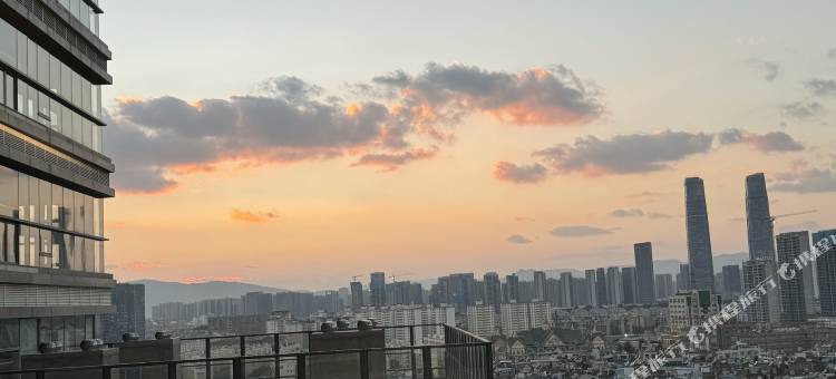 观山海民宿(昆明火车站双桥夜市店)图片
