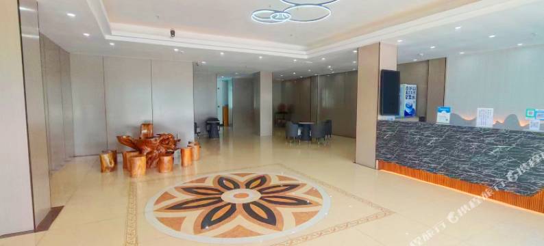 云朵时尚酒店(英德望埠店)图片