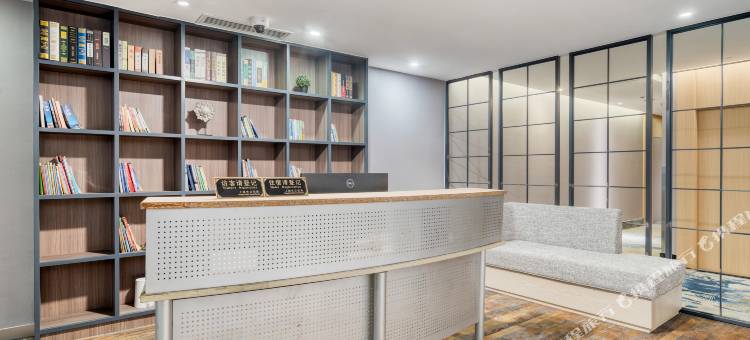 优恩电竞酒店(上海松江大学城店)图片