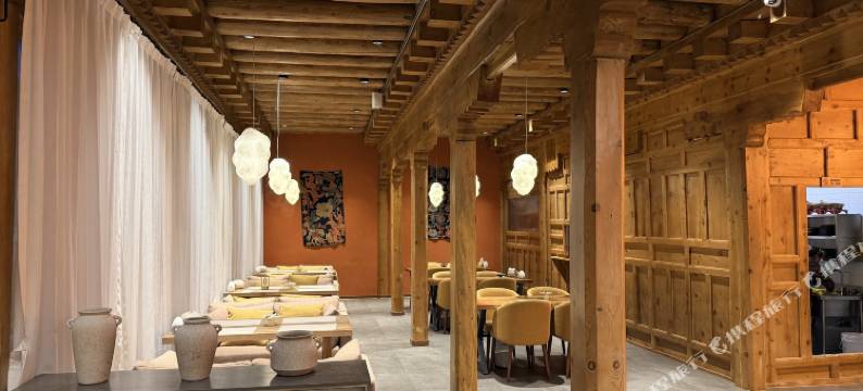 岭国后裔唐卡艺术酒店图片