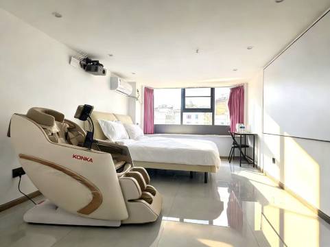 红韵民宿(昆明火车站双桥夜市风情店)