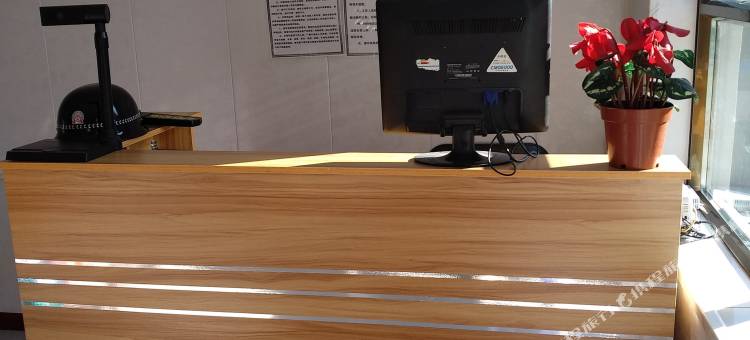 那拉提水绿天青客栈图片