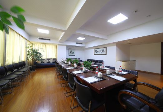 Taizhou Meizhu Hotel (Jiaojiang Baolongcheng Branch) Hotel Overview