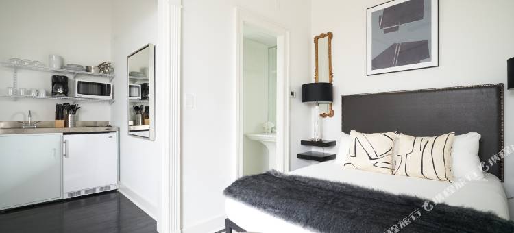 圣赫莱尼的Roami(Roami at St. Helene)图片