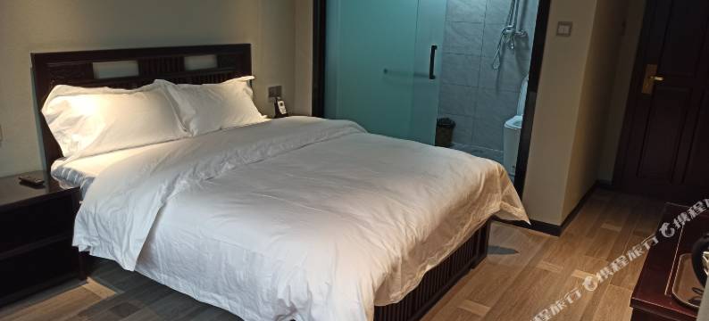 阆中市登煌酒店图片