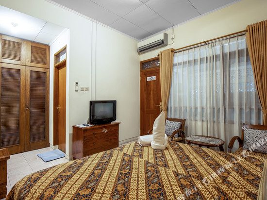 红多兹伊斯兰Plus酒店-近帕斯陶尔2号出口