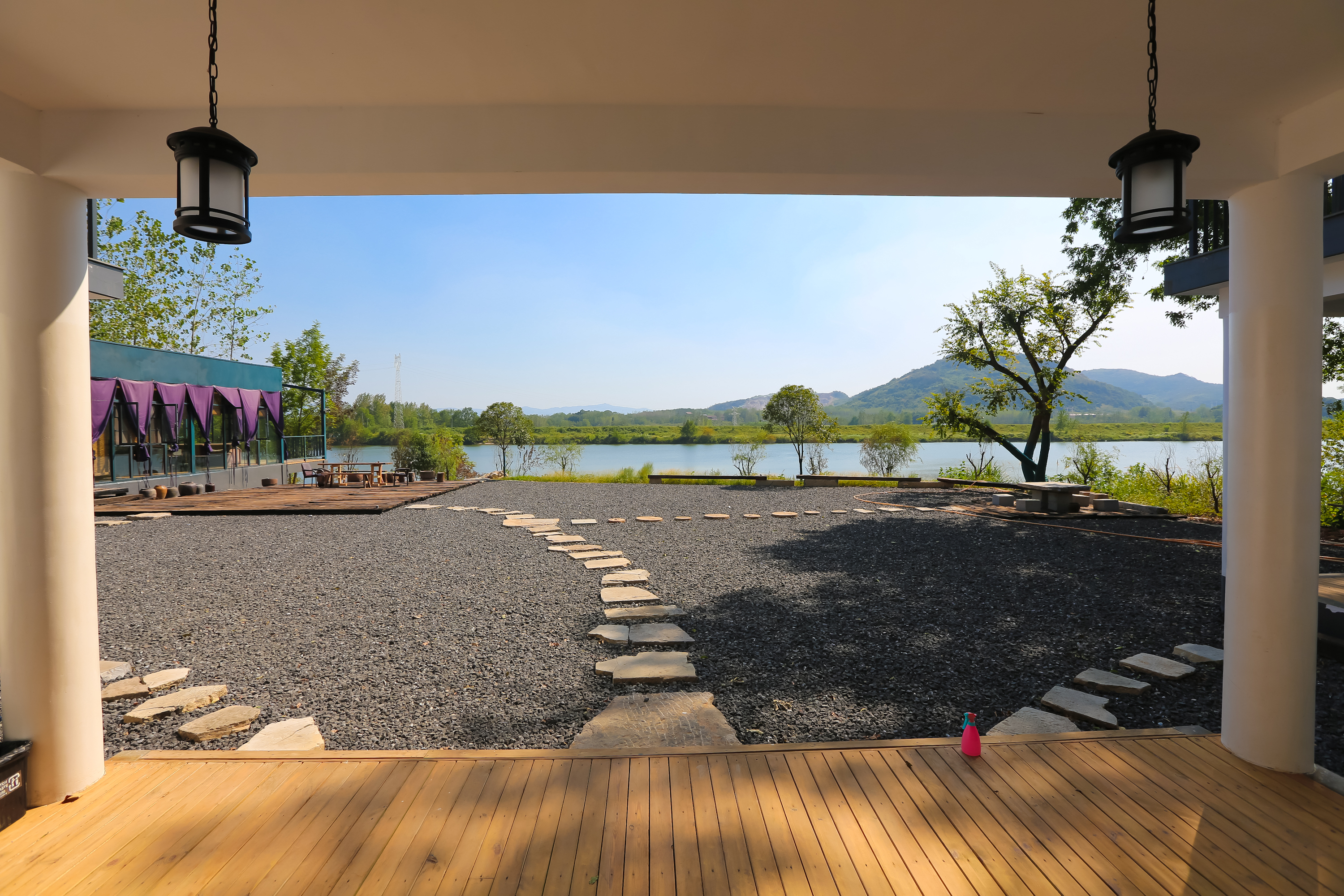 Yueshui Mountain HouseOver view