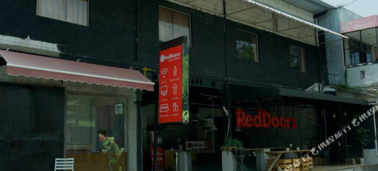 阿伦阿伦马迪恩附近的红多兹(RedDoorz Near Alun Alun Madiun)图片